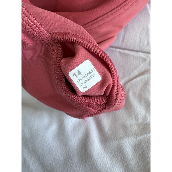 New Lululemon Glow Up Tank Top Size 14 LWIEZAS DTRE Dessert Red B/C Cup - Picture 9 of 10